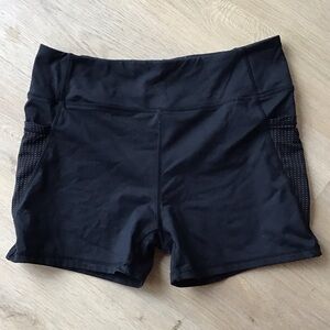 Black Women's M Athletic Shorts